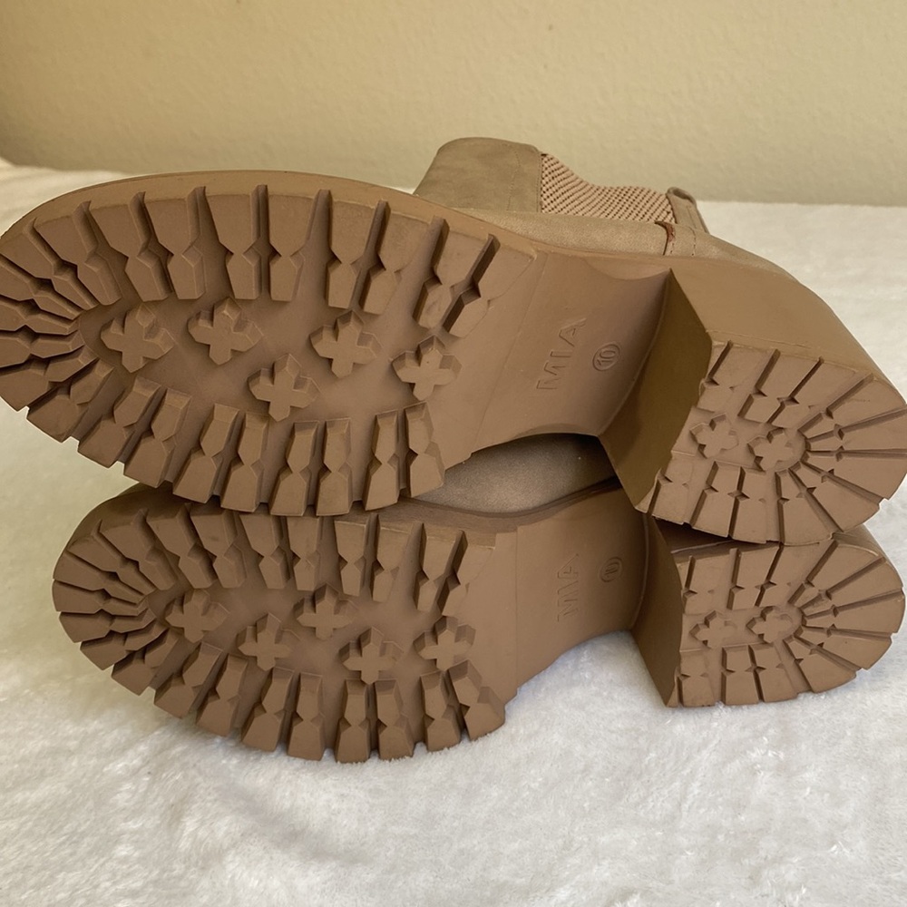 Mia Alejandro Boots Size 10 - Picture 13 of 16